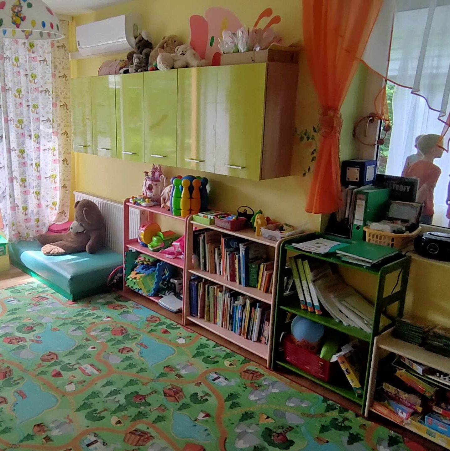 Sale w NIEPUBLICZNE PRZEDSZKOLE „MIŚ”
Przedszkole Warszawa Tarchomin ul:Topolowa 6A tel: 22-676-88-44 ; 602-333-814